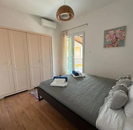 Alechimmo Authentic Corfiot Style House - 2 Bedrooms - Split Level Ferienhaus