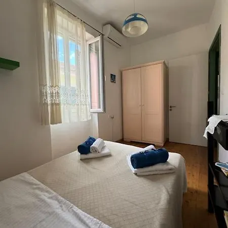 Vakantiehuis Alechimmo Authentic Corfiot Style House - 2 Bedrooms - Split Level *