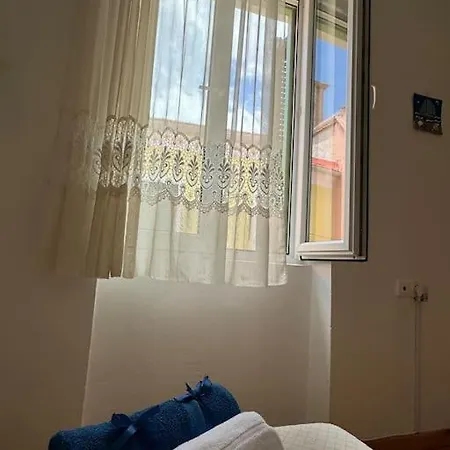 Alechimmo Authentic Corfiot Style House - 2 Bedrooms - Split Level Feriehus Lefkímmi