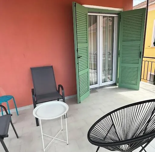 Alechimmo Authentic Corfiot Style House - 2 Bedrooms - Split Level *