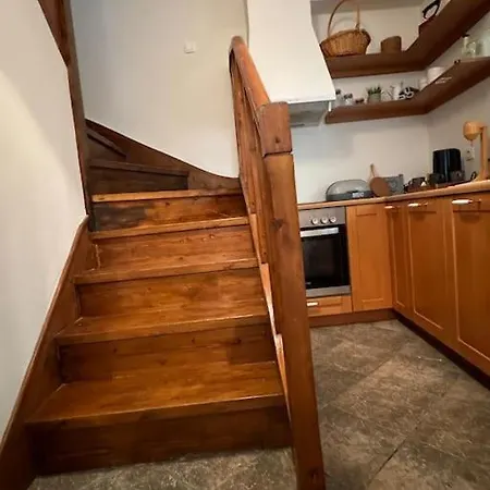 Alechimmo Authentic Corfiot Style House - 2 Bedrooms - Split Level Дом отдыха Лефкими